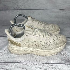 Hoka One One Women’s 7 Clifton 9 Beige Sand Running Shoes